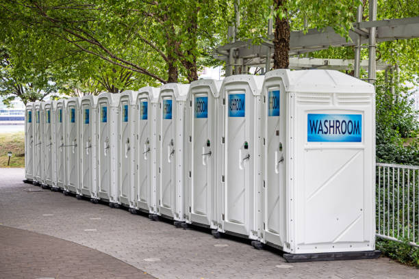 Best Porta potty rental near me  in West Des Moines, IA