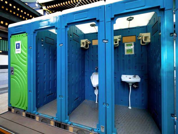 Best Luxury portable toilet rental  in West Des Moines, IA
